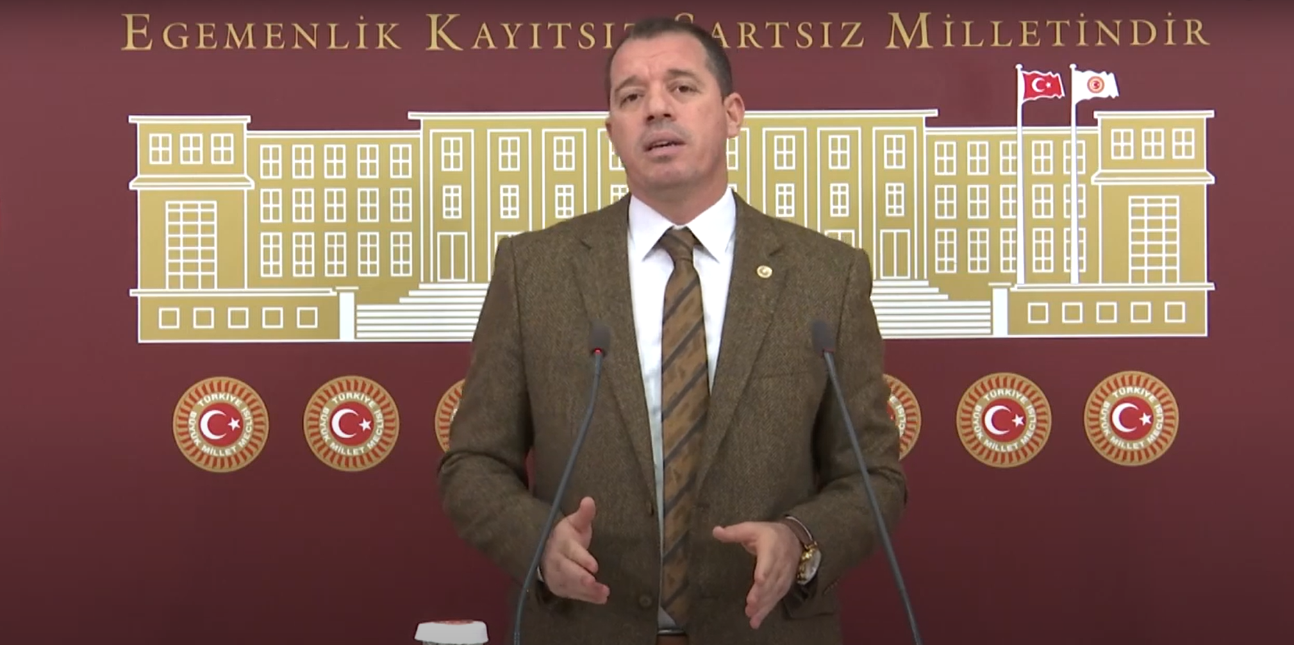 AK PARTİ ŞANLIURFA MİLLETVEKİLİ DOÇ. DR. HALİL ÖZŞAVLI TBMM’DE BASIN TOPLANTISI TERTİP ETTİ